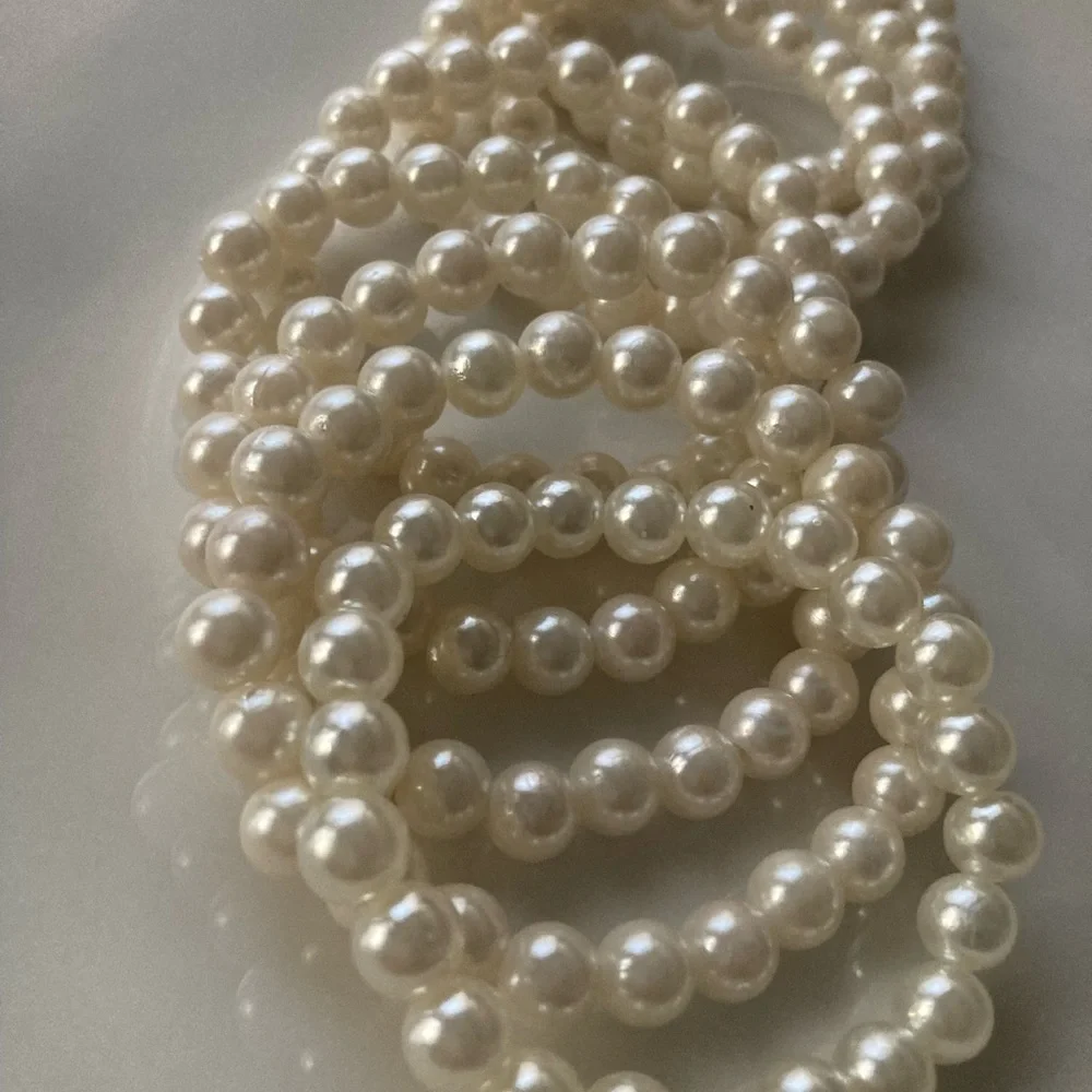 Exquisitely Delicate Freshwater Vintage & Simply Style Pearl Bracelet - Picture 10 of 11